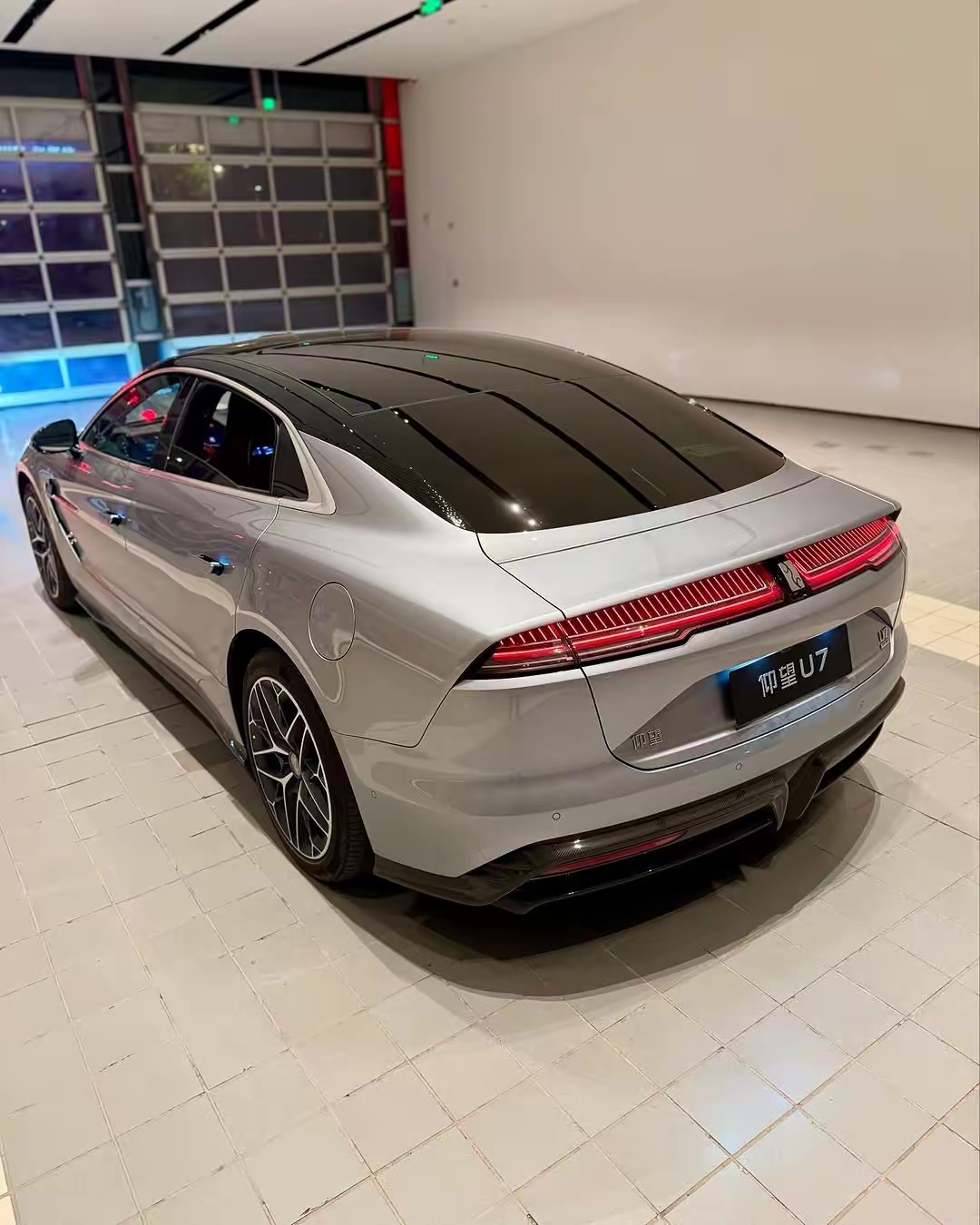 BYD YangWang U7